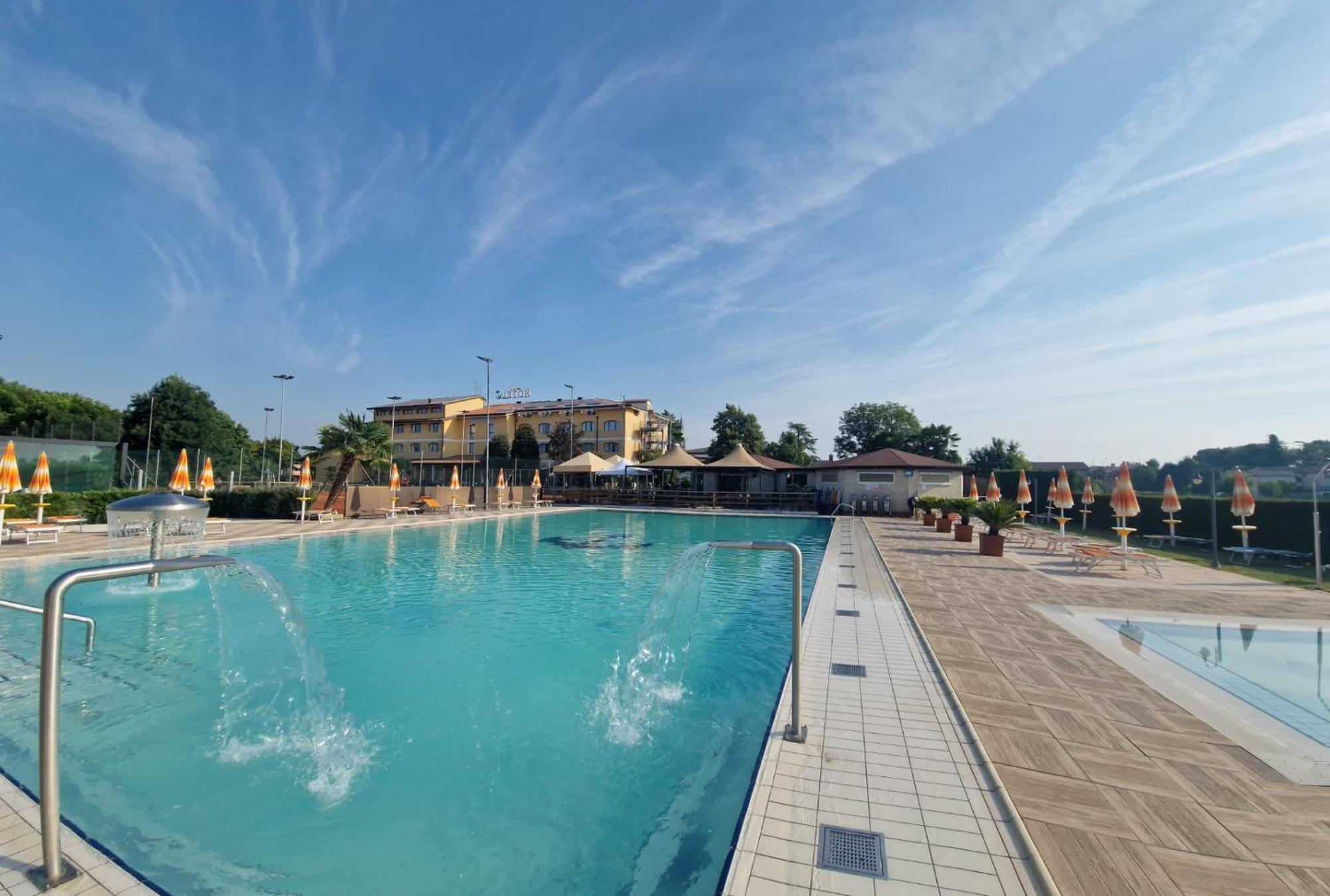 Ancora Sport Resort Hotel Meolo Esterno foto